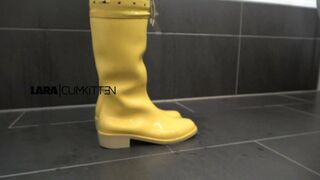 Lara CumKitten - Teaser Jeans Gummistiefel Piss