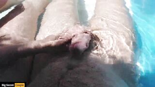 handjob in pool, huge underwater cumshot and lots of sperm