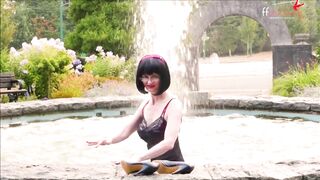 FFstockings - Mature Julia Gets Wet in Public