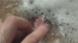 Come masturbate with me in a hot bubble bath