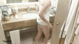 StepSister Suddenly Came to the Shower and Gave a Blowjob