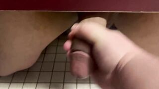 CAUGHT! ???? College boy cums quick under the stall on campus