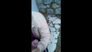 AMATEUR OUTDOOR BLOWJOB ON THE STREET