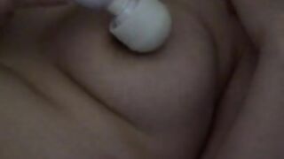 【素人投稿】音量注意　チクニ―　おほイキ　おほ声　乳首イキ「ヤバっ、イグイグっ！！」~ Japanese Amateur Nipples Orgasm ~