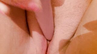 Fat pussy vibrator time - BBW amateur