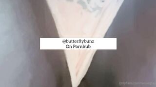 Butterflybunz Let’s You Peak Under Her Skirt