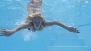 Yet Emily Ross astonishes again underwater