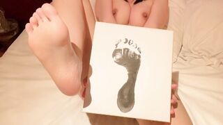 初めて足形をとる　足フェチ　くすぐり　foot feet 足型