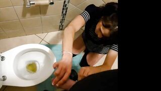 Cute emo pigtailed girl taking me for a piss