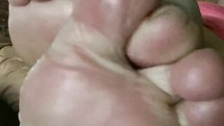 AriesBBW has short fat toes