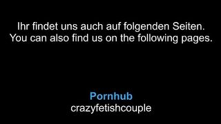 Milf muss nach dem Aufwachen sofort pissen und reibt die Pussy bis zum Orgasmus