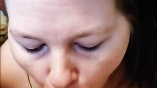 WIFE GIVES ME A BLOWJOB TILL I CUM ON HER FACE - MILF FACIAL