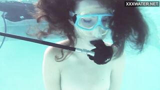 Hot underwater babe Emi the mermaid