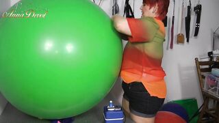 Mega balloon blow up