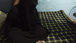 Muslim Burqa and Hijab pahne ek naukrani ko malik ke bete ne choda - Hindi Choda chudi